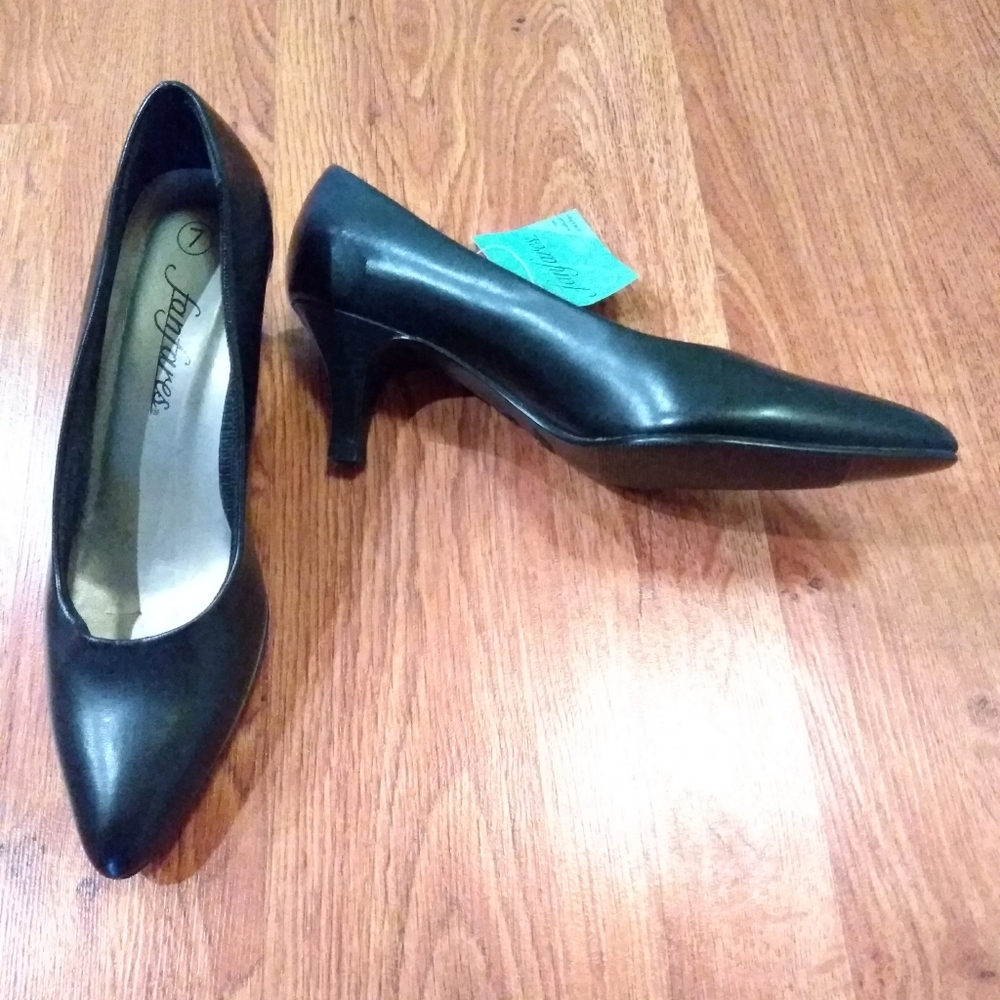 Closed toe heels